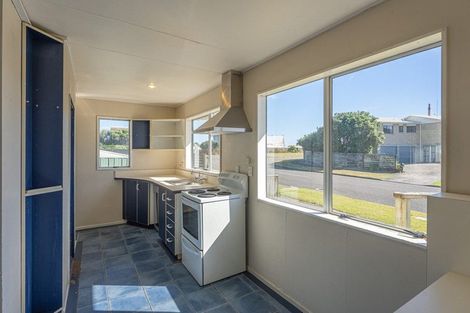Photo of property in 14 Scott Avenue, Otaki Beach, Otaki, 5512