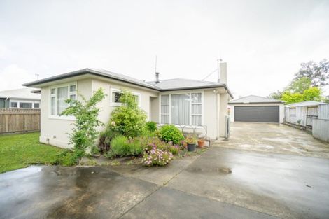 Photo of property in 653 Featherston Street, Roslyn, Palmerston North, 4414