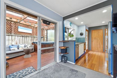 Photo of property in 43 Cranston Street, Torbay, Auckland, 0632