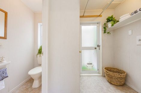 Photo of property in 2/112 Nigel Road, Browns Bay, Auckland, 0630