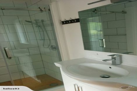 Photo of property in 19 Somes Crescent, Newlands, Wellington, 6037