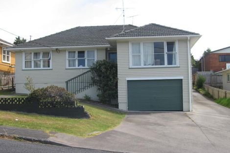 Photo of property in 1/6 Woodall Place, Totara Vale, Auckland, 0627