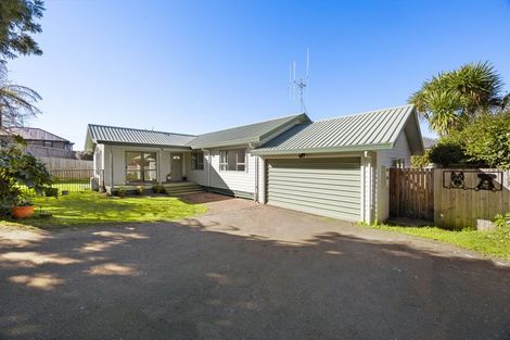 Photo of property in 69 Forest Lake Road, Forest Lake, Hamilton, 3200