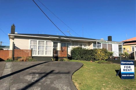 Photo of property in 6 Karaka Crescent, Levin, 5510