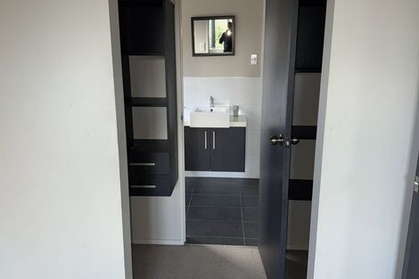 Photo of property in 27 Riverglade Parkway, Te Atatu South, Auckland, 0610