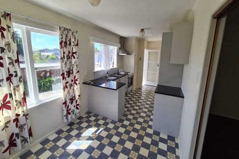 Photo of property in 6 Longburn Road, Henderson, Auckland, 0610