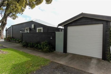 Photo of property in 77 Eliot Street, New Plymouth, 4310