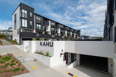 Photo of property in 2/19 Windlass Street, Long Bay, Auckland, 0630