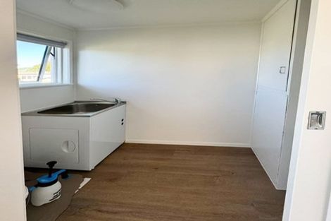 Photo of property in 80 Riverpark Crescent, Henderson, Auckland, 0610