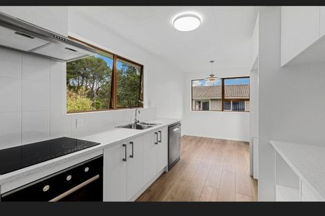 Photo of property in 29 Lavery Place, Sunnynook, Auckland, 0632