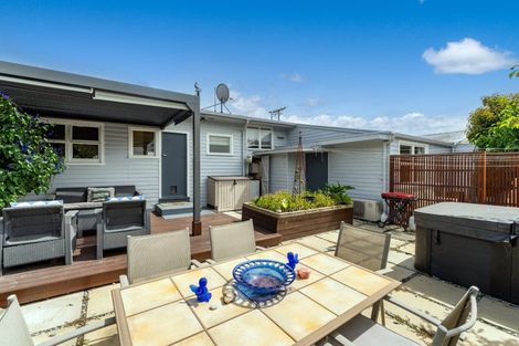 Photo of property in 370a Hardy Street, Nelson, 7010