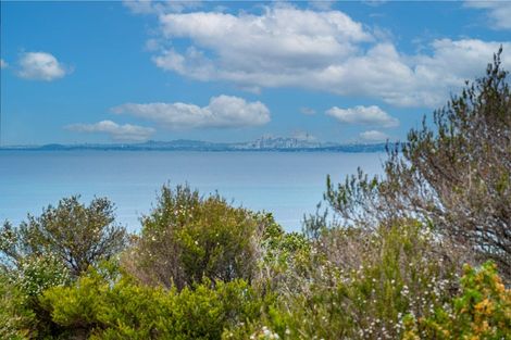 Photo of property in 31 Roberts Road, Matakatia, Whangaparaoa, 0930