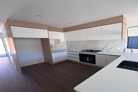 Photo of property in 31 Booralee Avenue, Botany Downs, Auckland, 2010