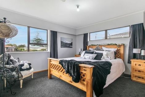 Photo of property in 20 Matapouri Road, Mangere Bridge, Auckland, 2022