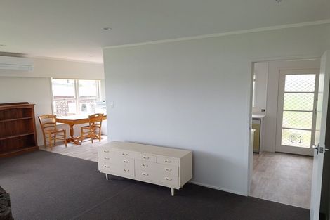 Photo of property in 2 Anne Road, Hillcrest, Auckland, 0627