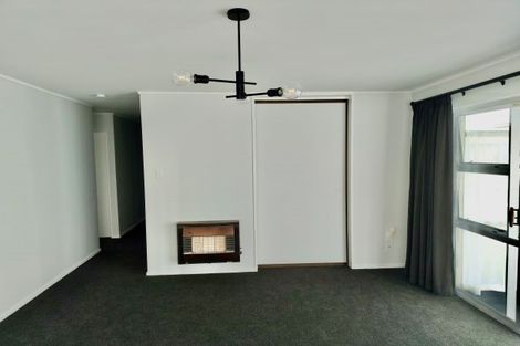 Photo of property in 2 Hill Court, Awapuni, Palmerston North, 4412