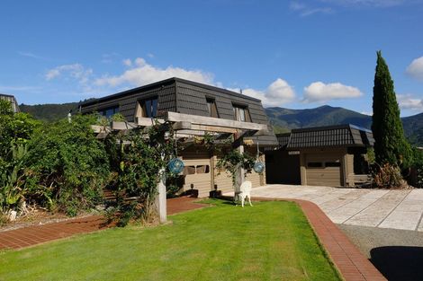 Photo of property in 41 Marina Drive, Waikawa, Picton, 7220