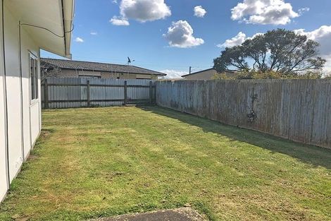 Photo of property in 1/18 Tironui Station Road East, Papakura, 2112