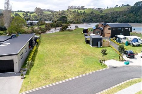 Photo of property in 23 Admiral Drive, Cooks Beach, Whitianga, 3591