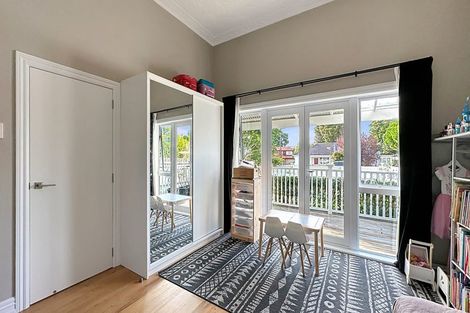 Photo of property in 18 Wairakei Street, Greenlane, Auckland, 1051