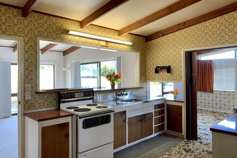 Photo of property in 86 Howard Road, Orere Point, Papakura, 2585