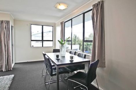 Photo of property in 1/184 Chivalry Road, Glenfield, Auckland, 0629