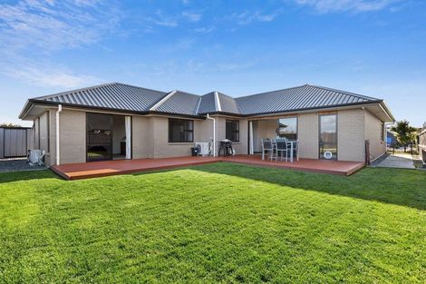 Photo of property in 54 Norfolk Drive, Cambridge, 3434