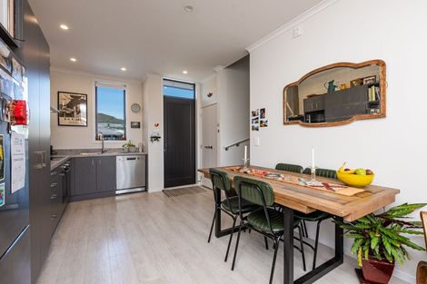 Photo of property in 18 Kauamo Close, Waiwhetu, Lower Hutt, 5010