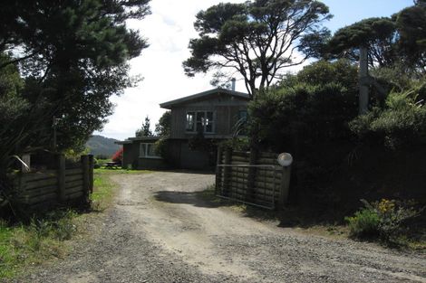 Photo of property in 11 Te Aute Ridge Road, Waitakere, Henderson, 0781