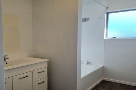 Photo of property in 13 Solomon Street, Brookfield, Tauranga, 3110