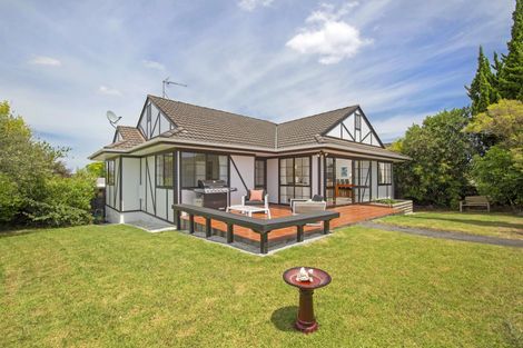 Photo of property in 1/133 Botany Road, Botany Downs, Auckland, 2010