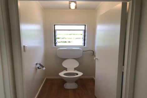 Photo of property in 14 Teviot Place, Totara Vale, Auckland, 0629