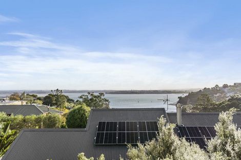 Photo of property in 2/79 Island Road, Beach Haven, Auckland, 0626