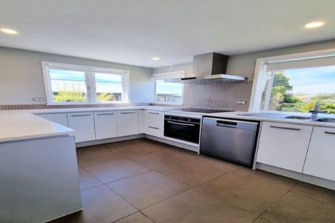 Photo of property in 92 Browns Bay Road, Rothesay Bay, Auckland, 0630