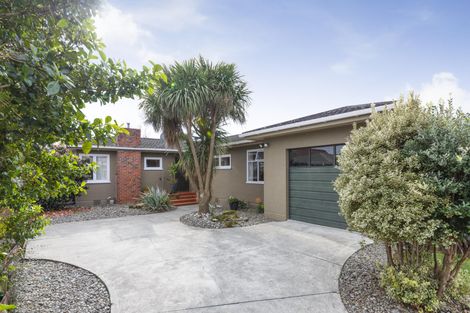 Photo of property in 7 Saint Albans Avenue, Hokowhitu, Palmerston North, 4410