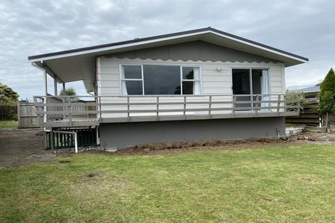 Photo of property in 6 Yates Street, Otaki Beach, Otaki, 5512