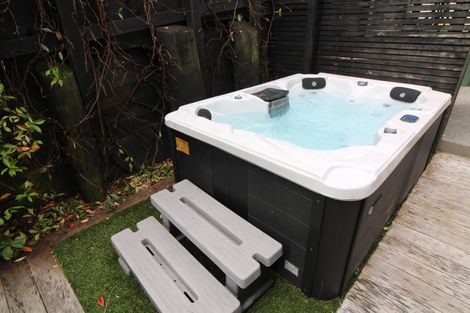 Photo of property in 19b Hart Road, Hauraki, Auckland, 0622