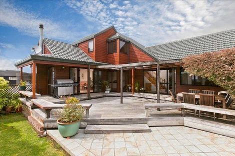 Photo of property in 115 Wiseley Road, West Harbour, Auckland, 0618