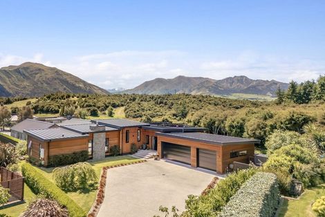 Photo of property in 20 Edgewood Place, Wanaka, 9305