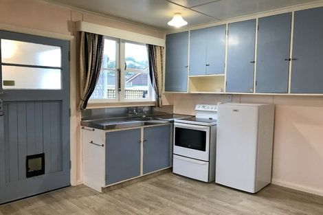 Photo of property in 83 Oxford Street, Tawa, Wellington, 5028