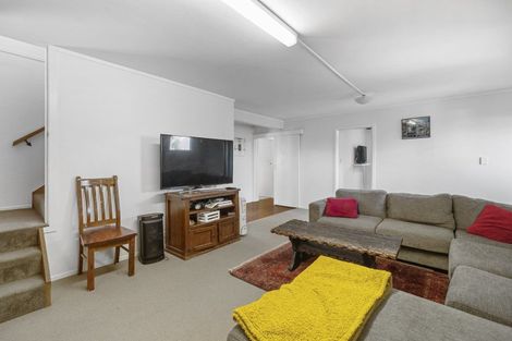 Photo of property in 15a Selwyn Street, Lower Vogeltown, New Plymouth, 4310