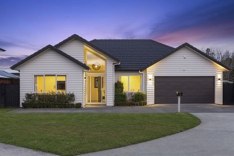 Photo of property in 12 Kahika Grove, Huapai, Kumeu, 0810