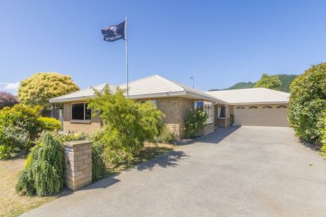 Photo of property in 66 Awatea Avenue, Paraparaumu, 5032