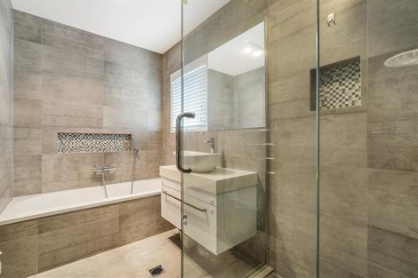 Photo of property in 1/131 Glamorgan Drive, Torbay, Auckland, 0630