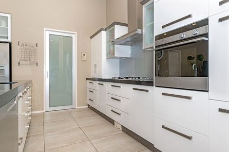 Photo of property in 11 Charteris Rise, Riverdale, Gisborne, 4010