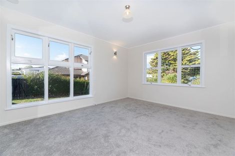 Photo of property in 4 Longburn Road, Henderson, Auckland, 0610