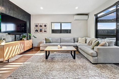 Photo of property in 19 Konoba Avenue, Kumeu, 0810