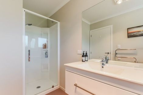 Photo of property in 118 Milton Terrace, Picton, 7220