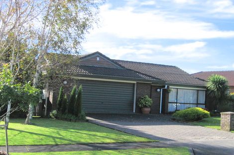Photo of property in 7 Channing Crescent, Botany Downs, Auckland, 2010