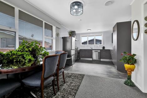 Photo of property in 6 Davidson Street, Hawera, 4610